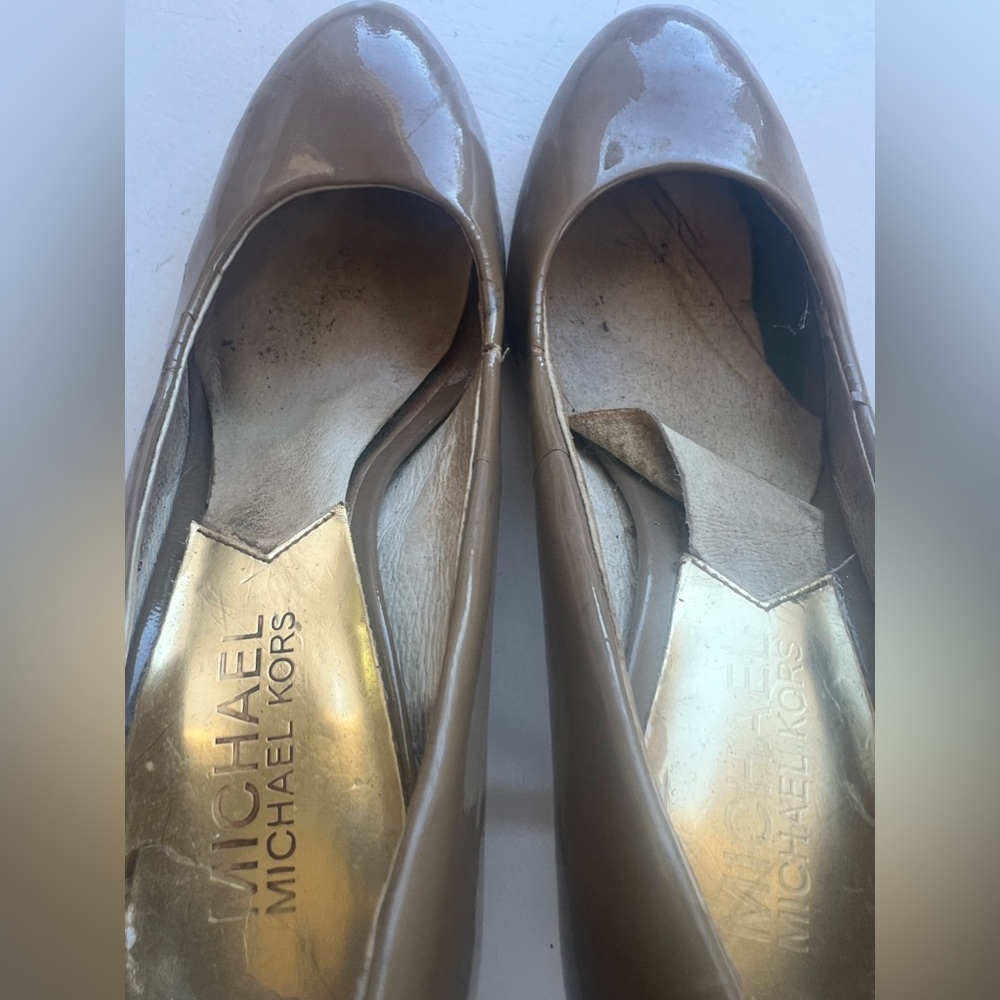 *WELL WORN* Used Pumps Petite size 4/34